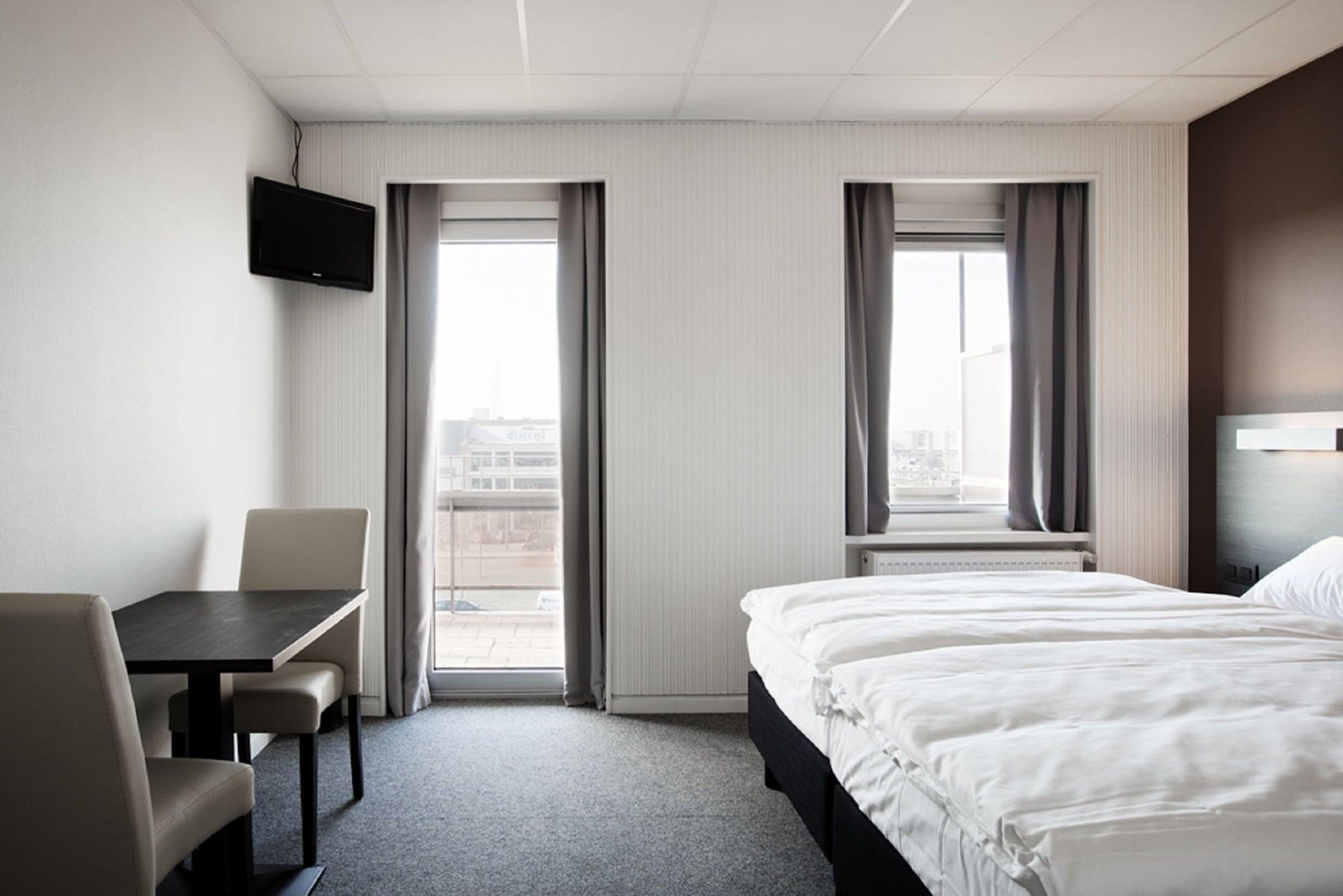 Antwerp Harbour Hotel Екстериор снимка