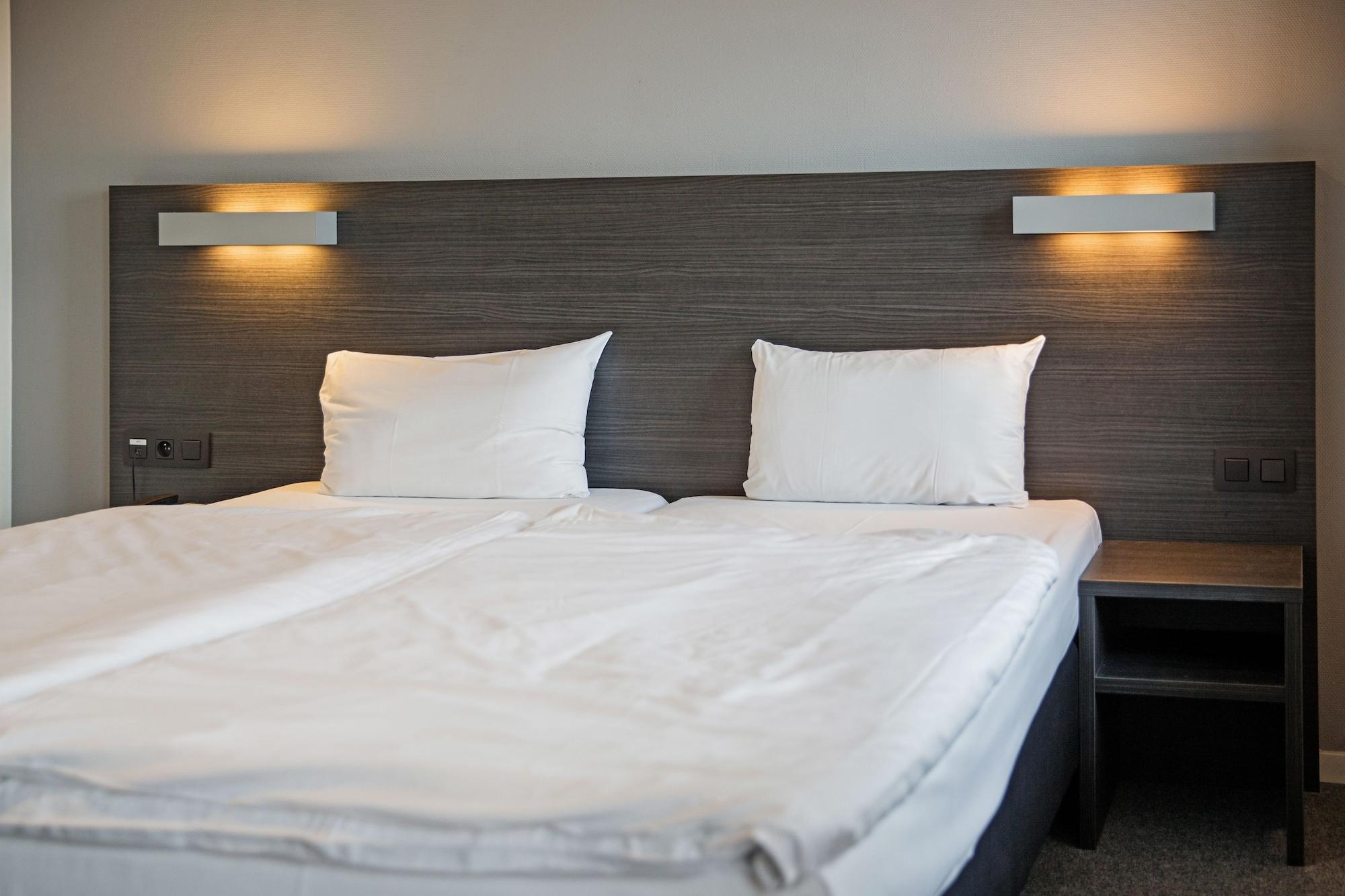 Antwerp Harbour Hotel Екстериор снимка
