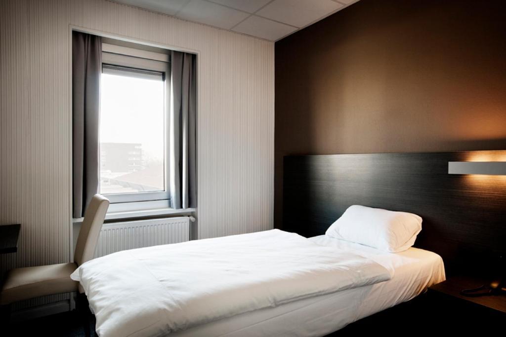 Antwerp Harbour Hotel Екстериор снимка