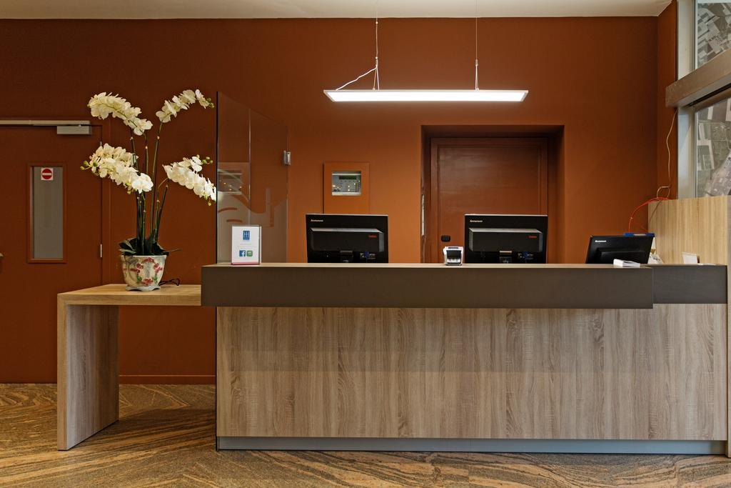Antwerp Harbour Hotel Екстериор снимка