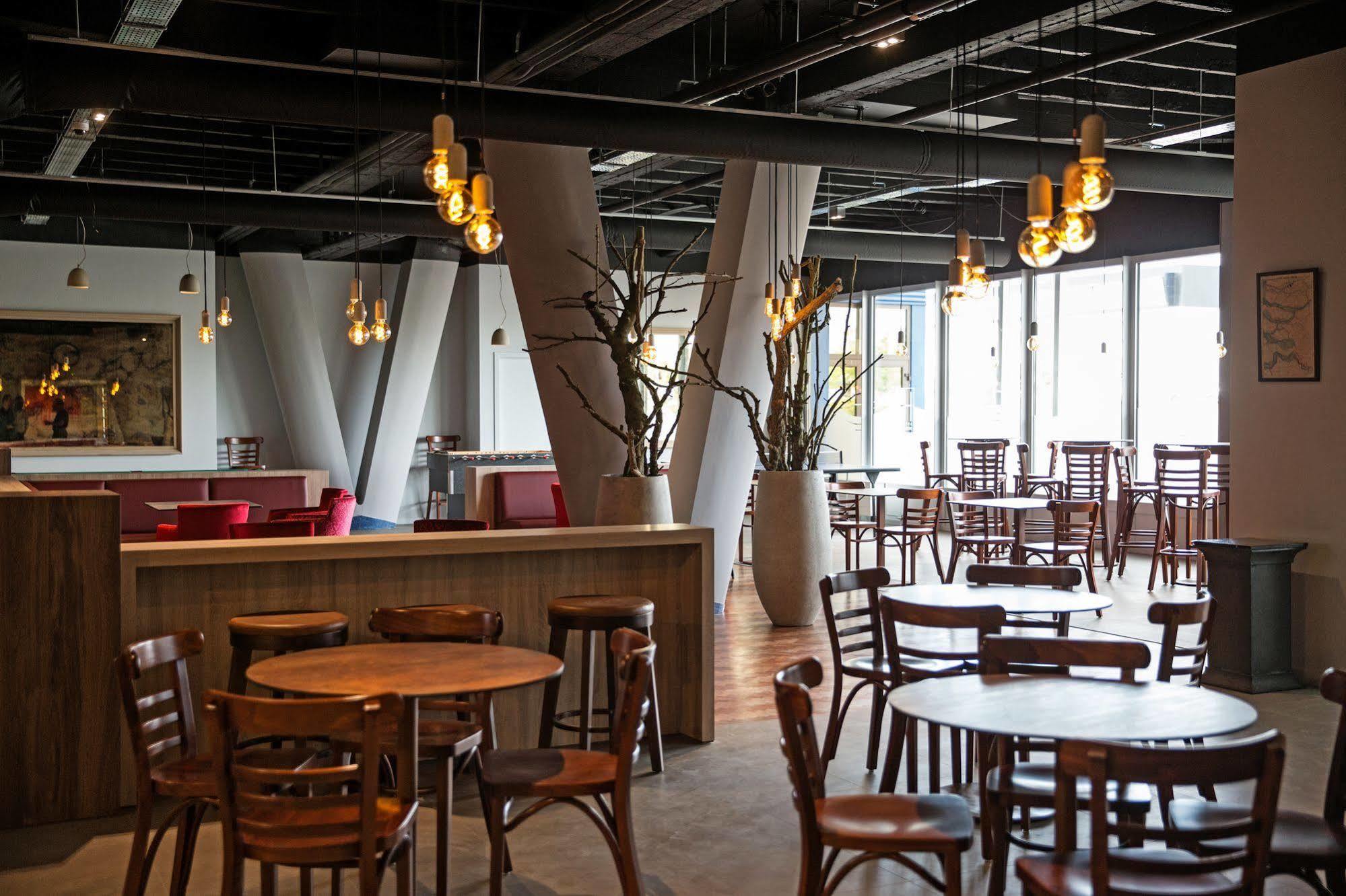 Antwerp Harbour Hotel Екстериор снимка